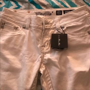 NWT White Miss Me Capris